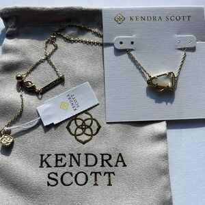 Kendra Scott Cheer Gold Short Pendant Necklace White Mother-of-Pearl megaphone